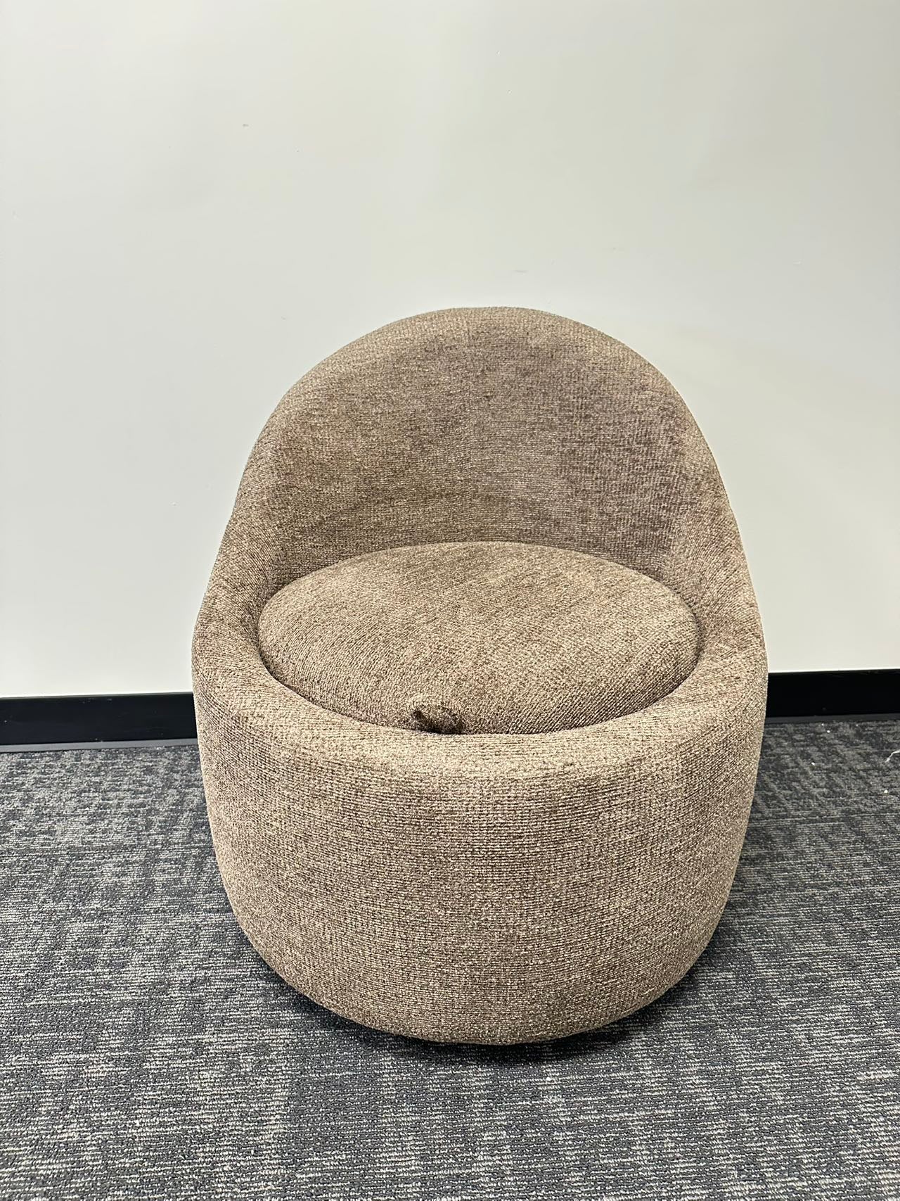 swivel chair